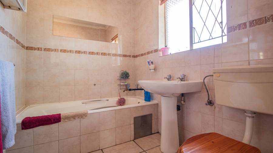 Commercial Property for Sale in Mont Lorraine Ah Gauteng