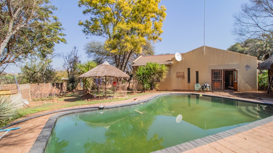 Commercial Property for Sale in Mont Lorraine Ah Gauteng