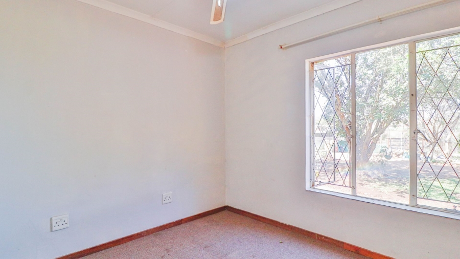 Commercial Property for Sale in Mont Lorraine Ah Gauteng