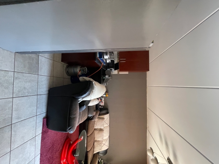 2 Bedroom Property for Sale in Chloorkop Gauteng