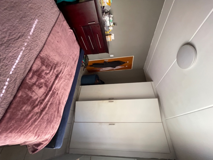 2 Bedroom Property for Sale in Chloorkop Gauteng