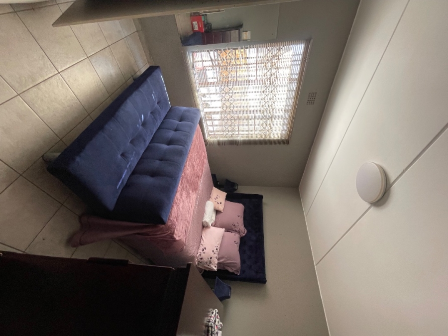2 Bedroom Property for Sale in Chloorkop Gauteng