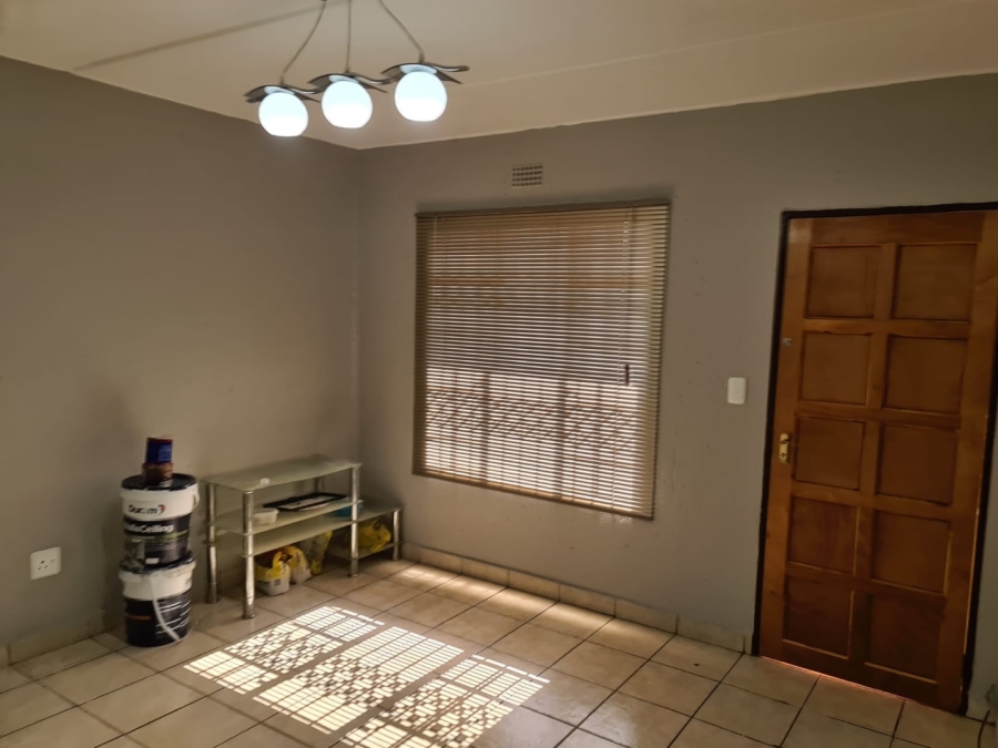 2 Bedroom Property for Sale in Chloorkop Gauteng