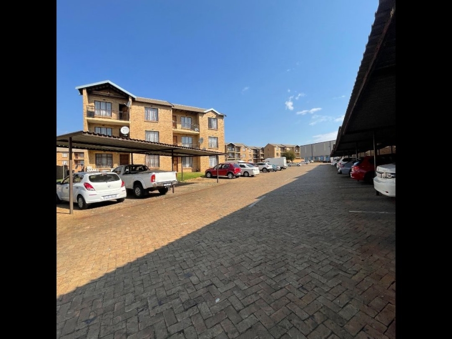 2 Bedroom Property for Sale in Chloorkop Gauteng