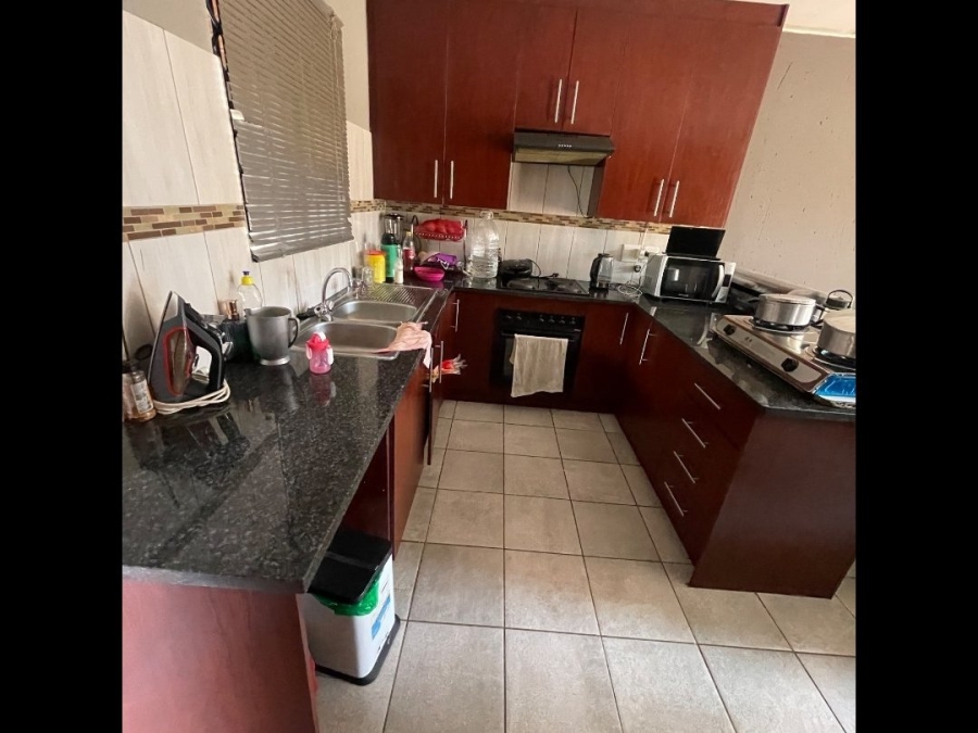 2 Bedroom Property for Sale in Chloorkop Gauteng