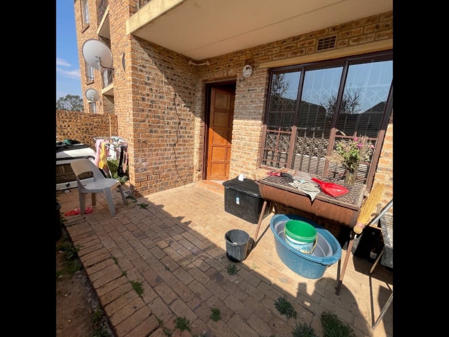 2 Bedroom Property for Sale in Chloorkop Gauteng