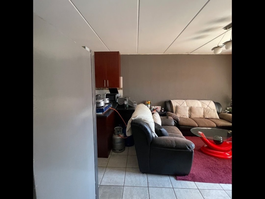 2 Bedroom Property for Sale in Chloorkop Gauteng