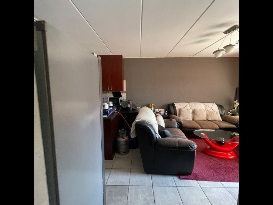 2 Bedroom Property for Sale in Chloorkop Gauteng