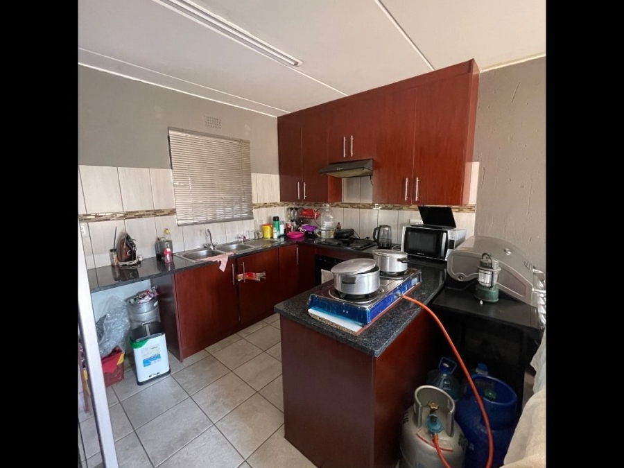 2 Bedroom Property for Sale in Chloorkop Gauteng