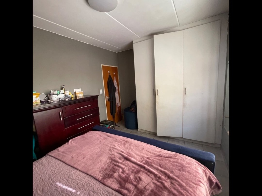2 Bedroom Property for Sale in Chloorkop Gauteng