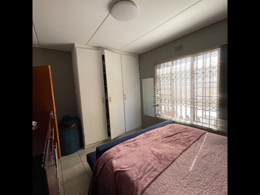 2 Bedroom Property for Sale in Chloorkop Gauteng