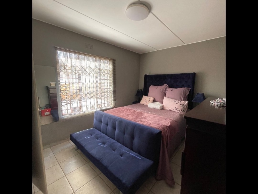 2 Bedroom Property for Sale in Chloorkop Gauteng