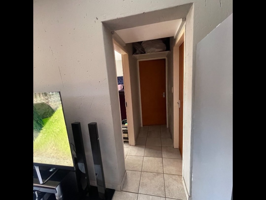 2 Bedroom Property for Sale in Chloorkop Gauteng