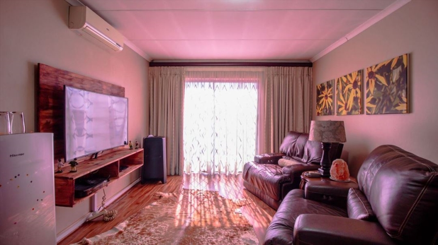 3 Bedroom Property for Sale in Bonaero Park Gauteng
