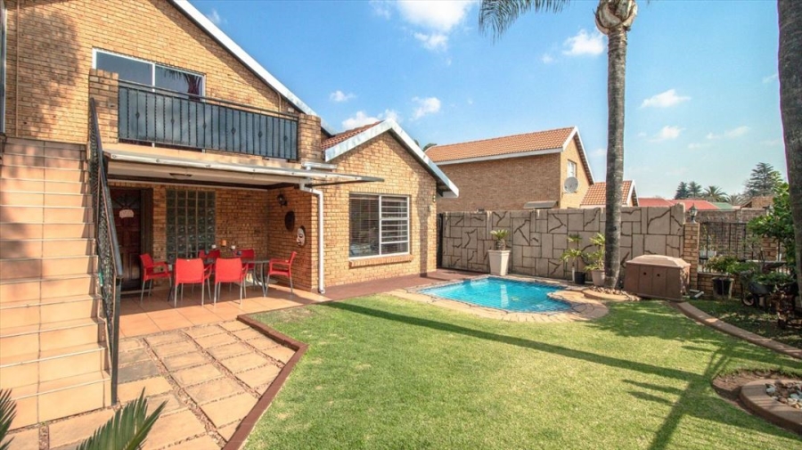 3 Bedroom Property for Sale in Bonaero Park Gauteng