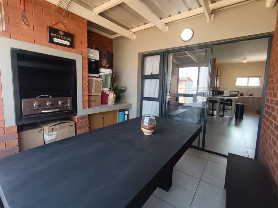 2 Bedroom Property for Sale in Hereford Estate Gauteng