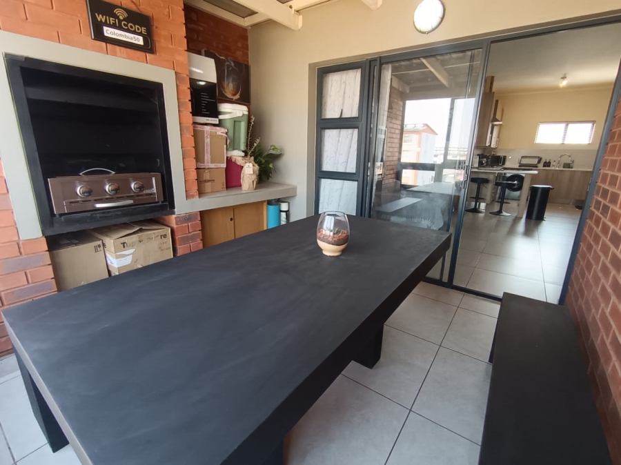 2 Bedroom Property for Sale in Hereford Estate Gauteng