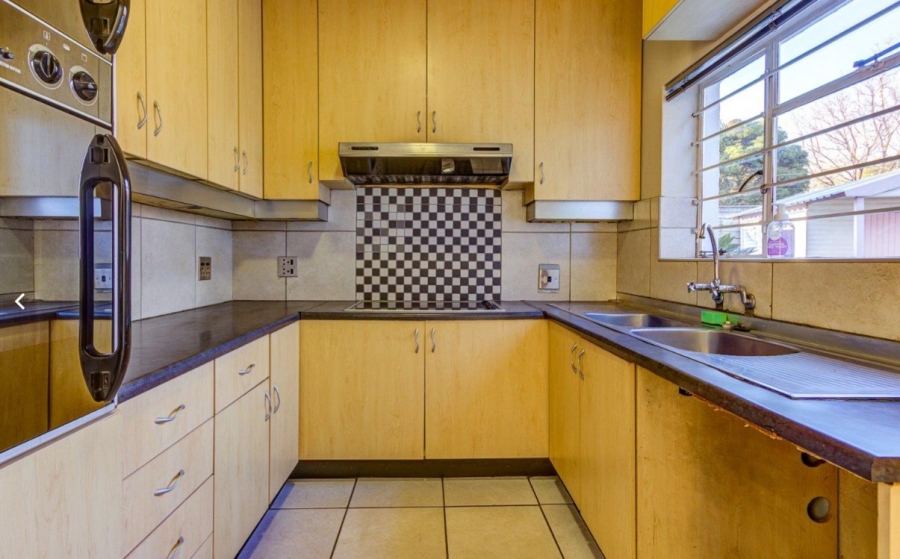 3 Bedroom Property for Sale in Hurlyvale Gauteng