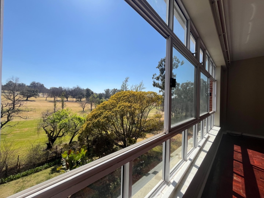 To Let 2 Bedroom Property for Rent in Fairways Gauteng
