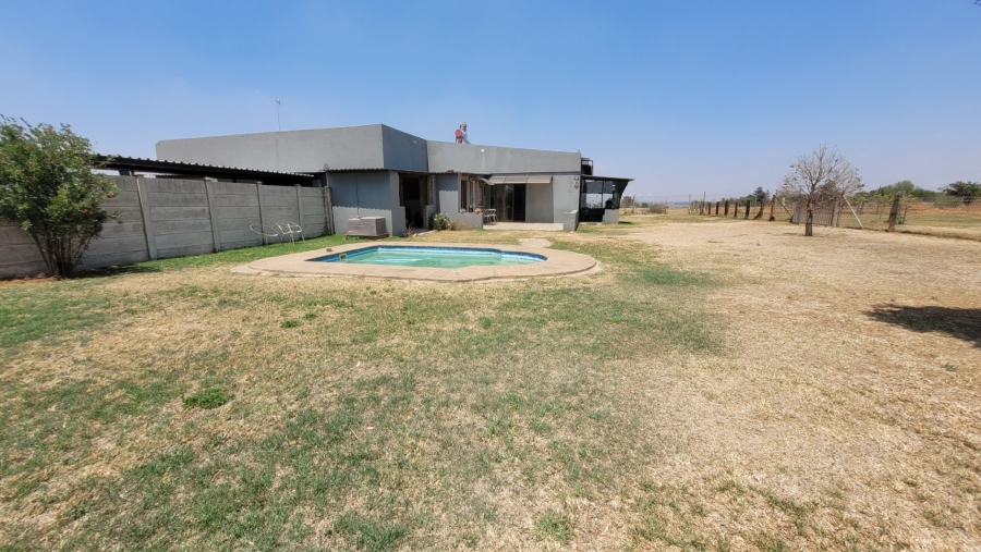 2 Bedroom Property for Sale in Helderstrome AH Gauteng