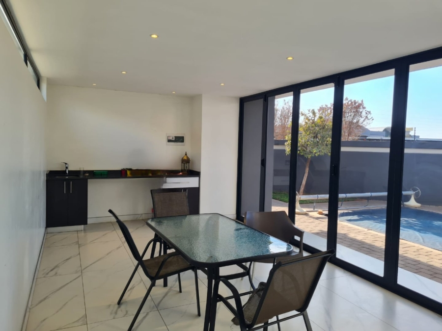To Let 2 Bedroom Property for Rent in Lenasia Ext 9 Gauteng