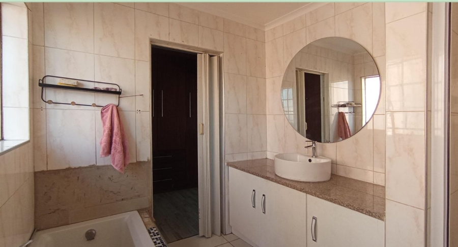 3 Bedroom Property for Sale in Heuweloord Gauteng