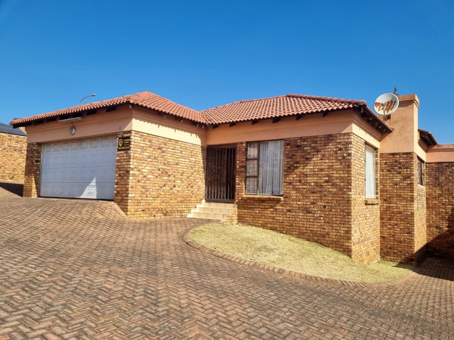 To Let 3 Bedroom Property for Rent in Elandshaven Gauteng