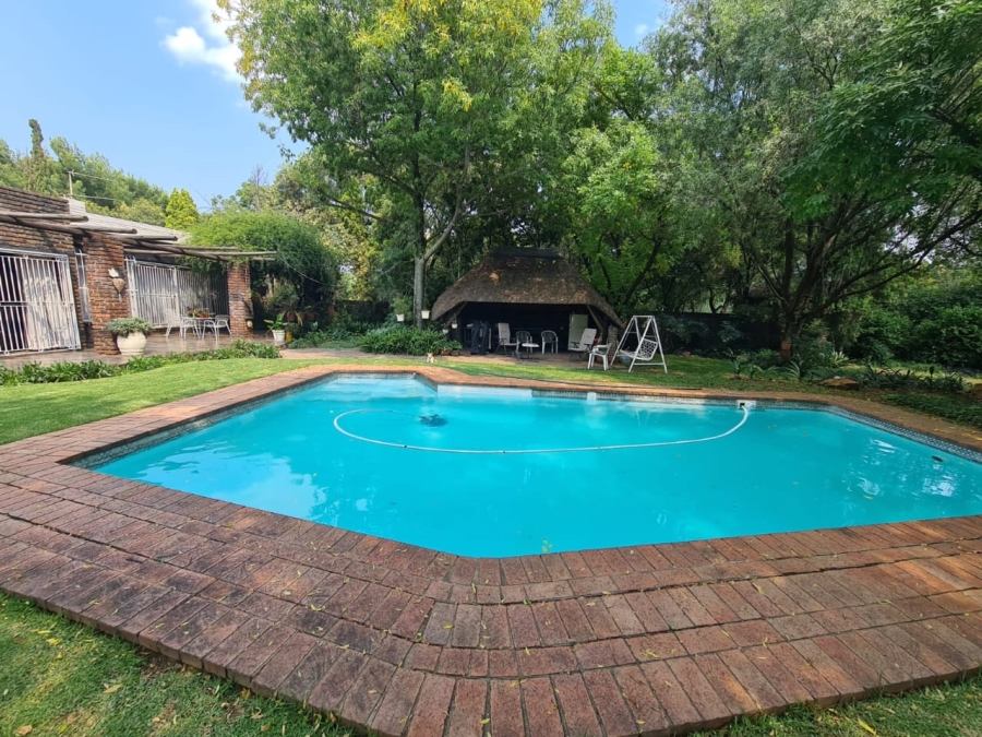 4 Bedroom Property for Sale in Mooilande Gauteng
