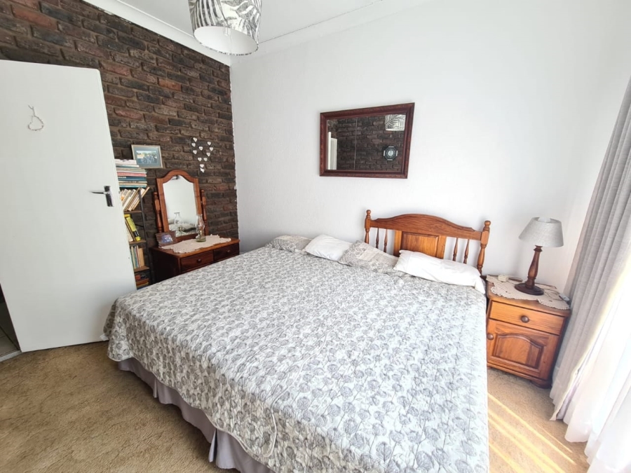 4 Bedroom Property for Sale in Mooilande Gauteng