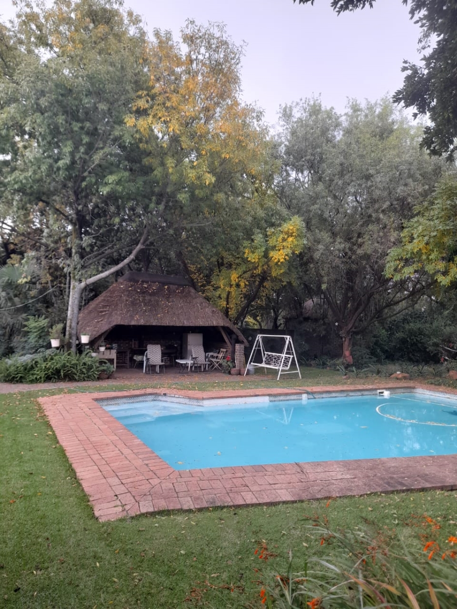 4 Bedroom Property for Sale in Mooilande Gauteng