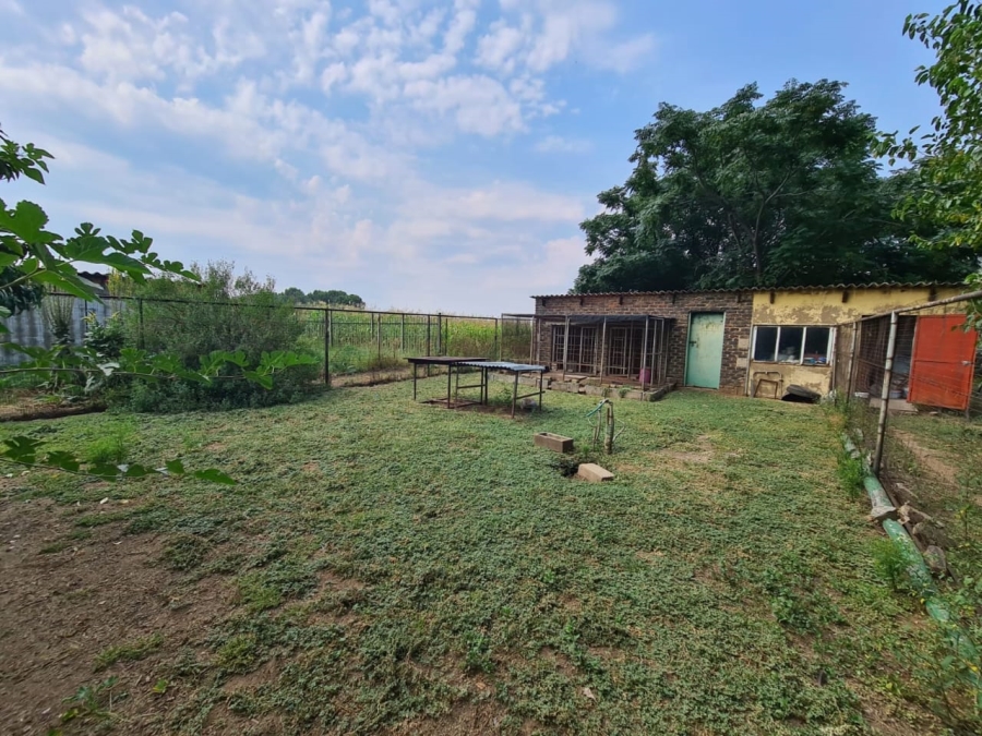 4 Bedroom Property for Sale in Mooilande Gauteng