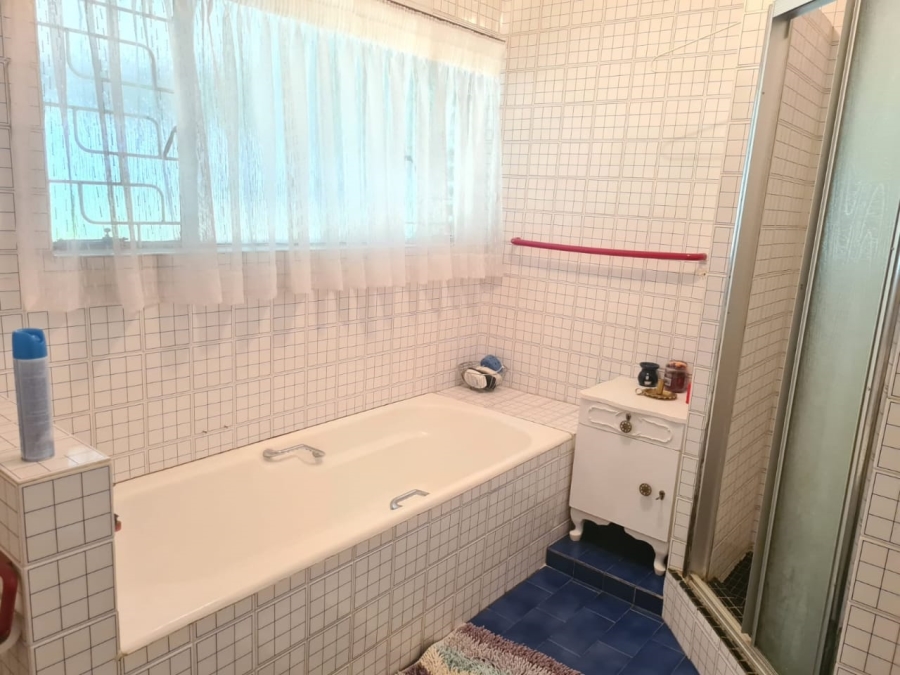 4 Bedroom Property for Sale in Mooilande Gauteng