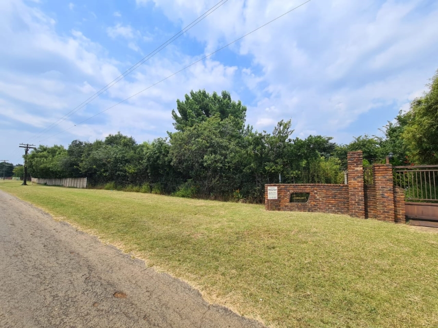 4 Bedroom Property for Sale in Mooilande Gauteng