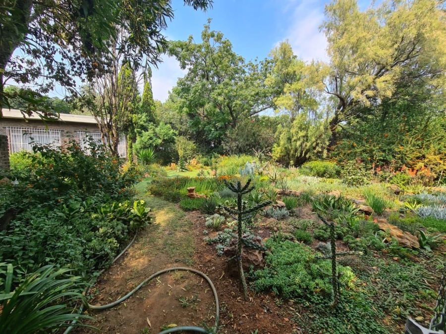 4 Bedroom Property for Sale in Mooilande Gauteng