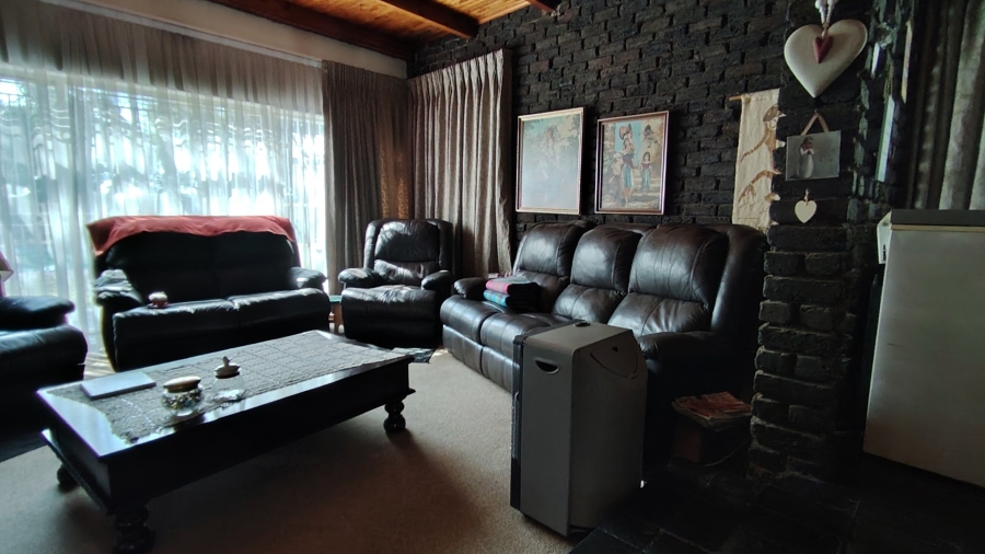 4 Bedroom Property for Sale in Mooilande Gauteng