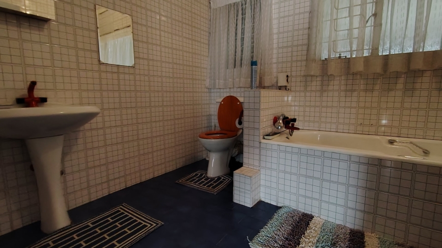 4 Bedroom Property for Sale in Mooilande Gauteng