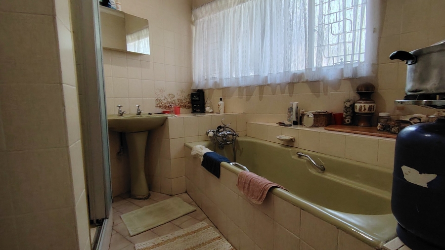 4 Bedroom Property for Sale in Mooilande Gauteng
