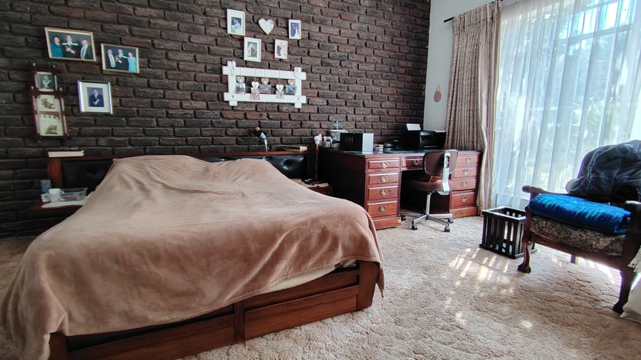 4 Bedroom Property for Sale in Mooilande Gauteng
