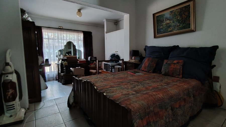 4 Bedroom Property for Sale in Mooilande Gauteng