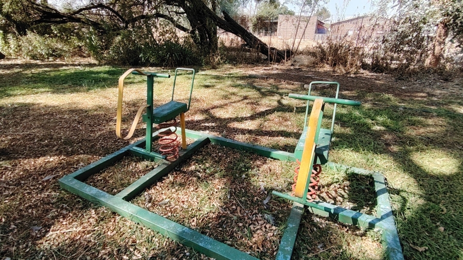 4 Bedroom Property for Sale in Mooilande Gauteng