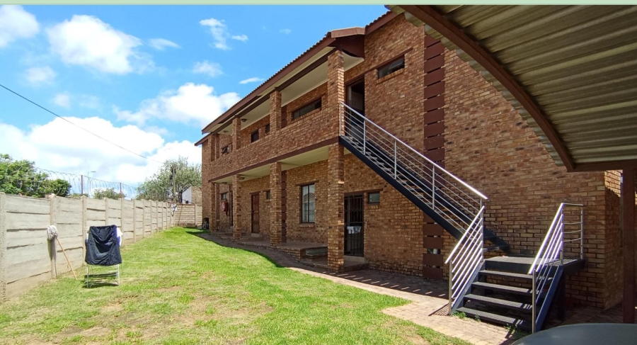 2 Bedroom Property for Sale in Olievenhoutbosch Gauteng