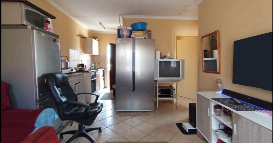 2 Bedroom Property for Sale in Olievenhoutbosch Gauteng