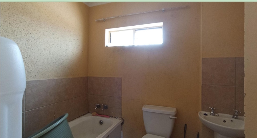 2 Bedroom Property for Sale in Olievenhoutbosch Gauteng