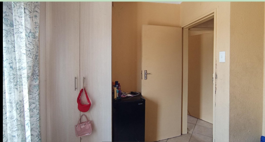 2 Bedroom Property for Sale in Olievenhoutbosch Gauteng