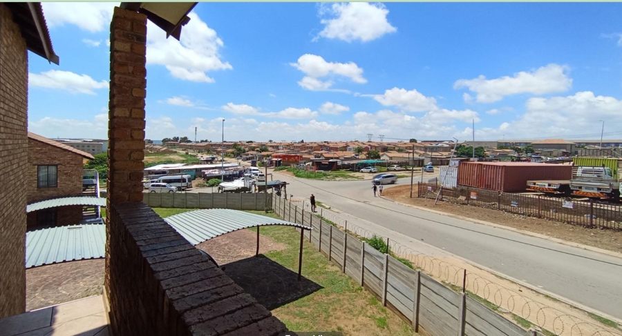 2 Bedroom Property for Sale in Olievenhoutbosch Gauteng