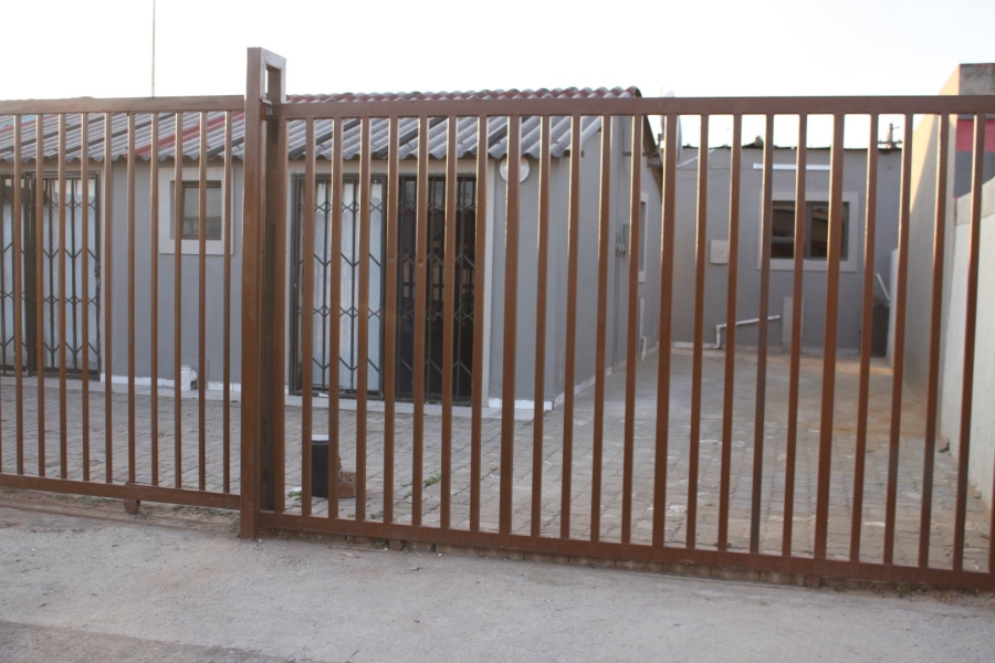 To Let 1 Bedroom Property for Rent in Emdeni Gauteng