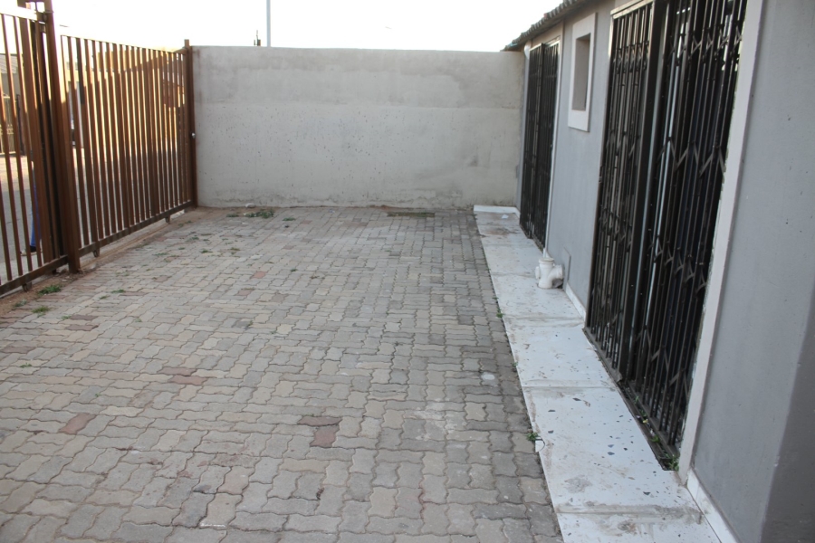 To Let 1 Bedroom Property for Rent in Emdeni Gauteng