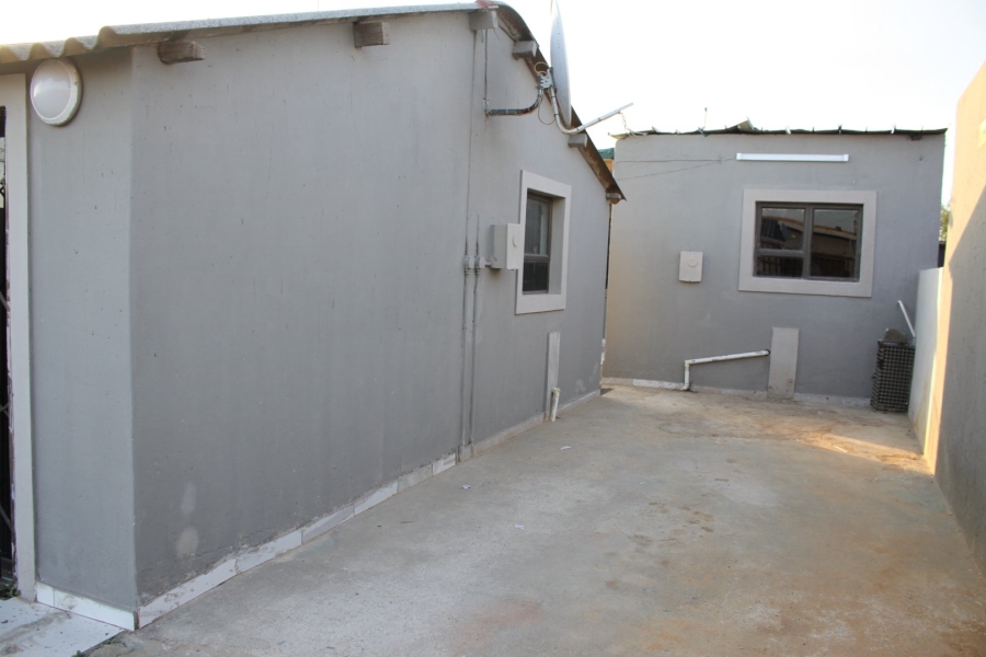 To Let 1 Bedroom Property for Rent in Emdeni Gauteng