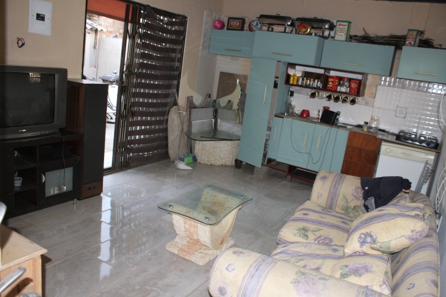 To Let 1 Bedroom Property for Rent in Emdeni Gauteng