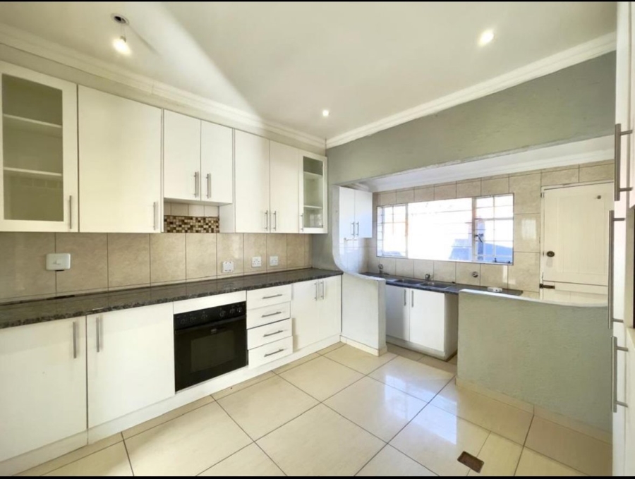 To Let 3 Bedroom Property for Rent in Edenvale Central Gauteng